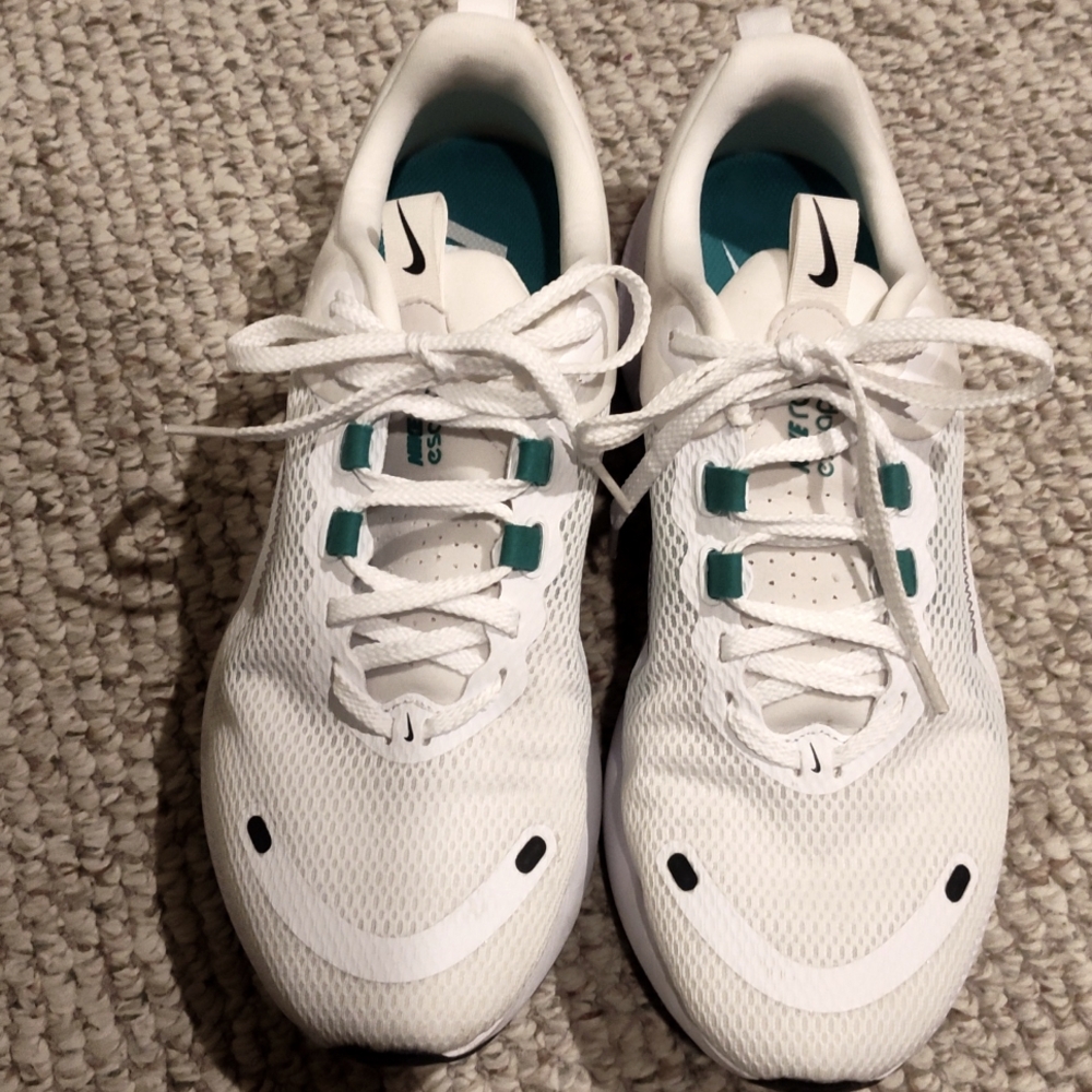 Nike React Escape RN Size 9 Discounted Shipping